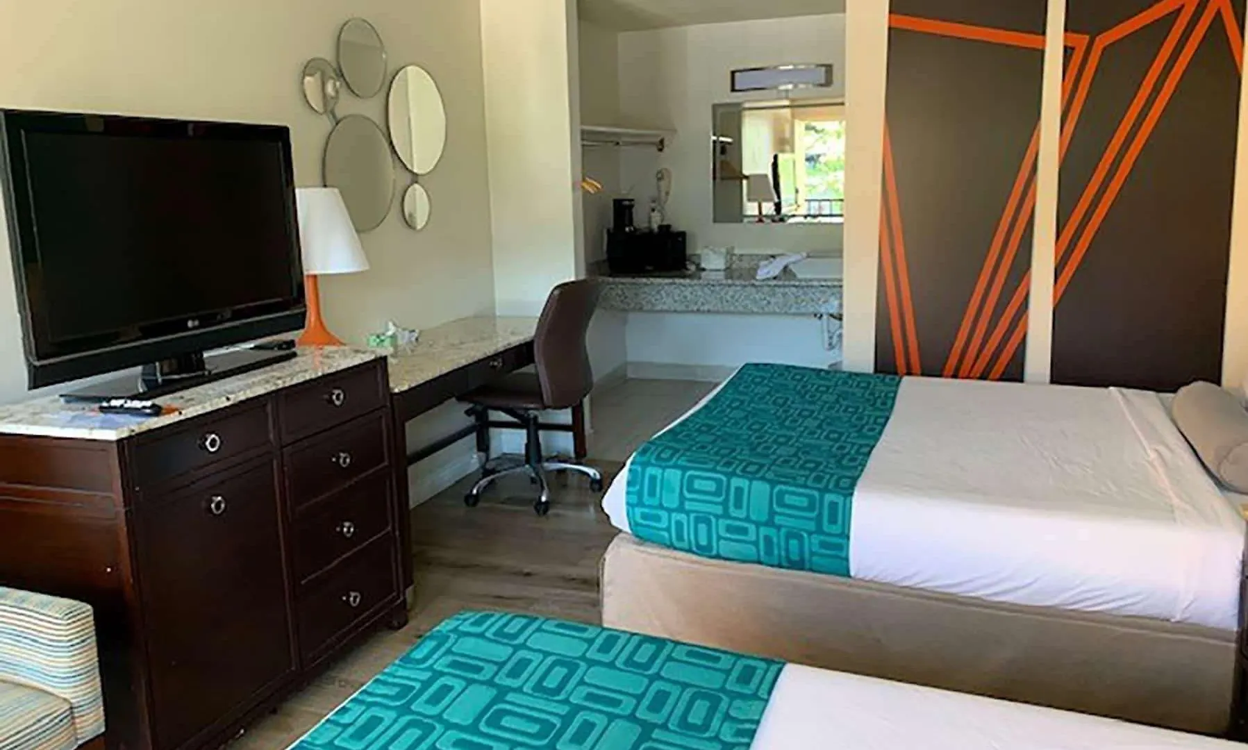 Howard Johnson By Wyndham Downtown Reno 2*,  United States