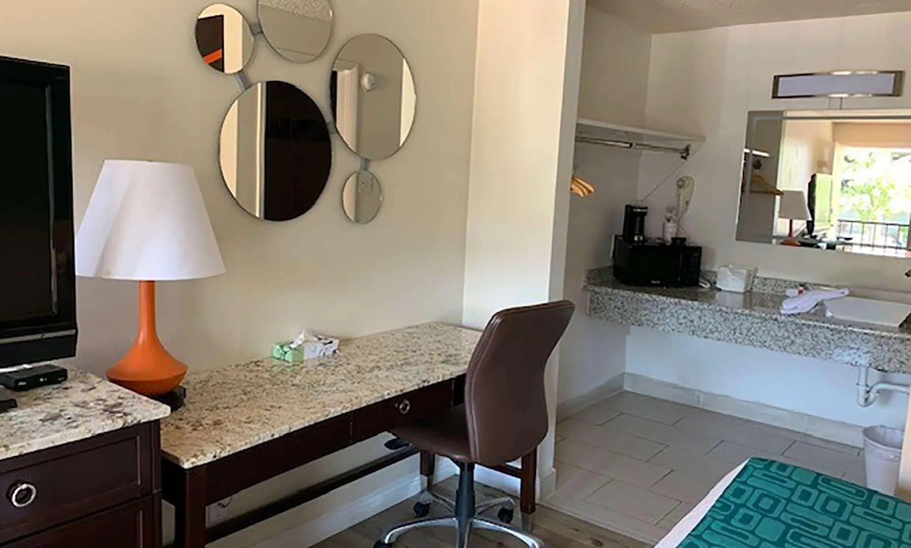 Howard Johnson By Wyndham Downtown Reno